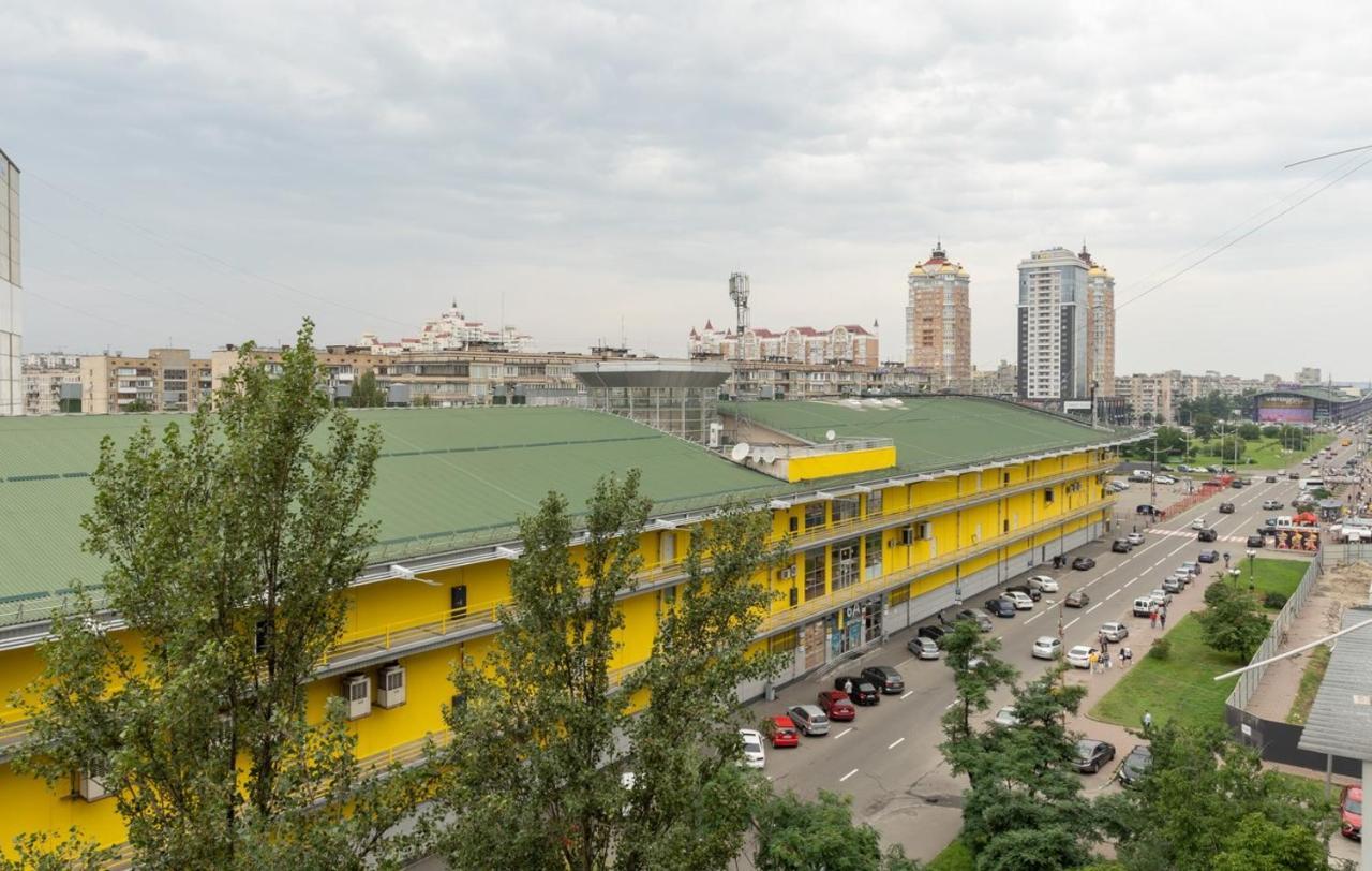 Світла, Комфортна Квартира Біля Метро Мінська Kiev Exterior foto